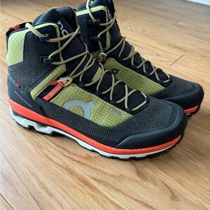 On Running Men's Black and Green Hiking Shoes